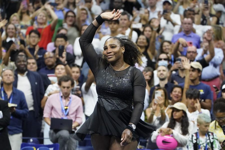 Serena+Williams+waves+to+fans+after+she+finishes+the+last+match+of+her+career+in+the+US+Open.+