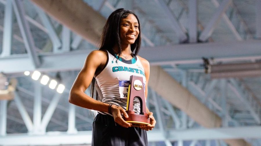 Melissa Jefferson celebrates
becoming a National Champion at the
2022 NCAA DI Outdoor Track & Field
Championships.