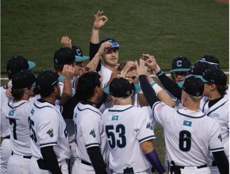 The baseball team celebrates their win over Middle Tennessee State
University with a “Chants Up.”